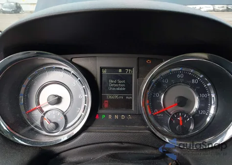 2013 Chrysler Town & Country Touring-L z USA, uszkodzony, nr VIN 2C4RC1CG8DR684708